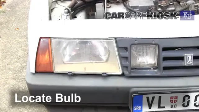 1993 Lada Samara 1300 S 1.3L 4 Cyl. Éclairage Feux de route (remplacer l'ampoule)